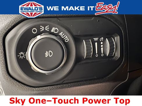 Used 2019 Jeep Wrangler Unlimited Sahara image 21