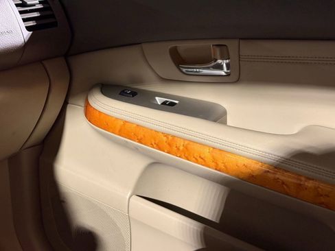 Used 2005 Lexus RX 330 AWD w/ Premium Plus Pkg image 16