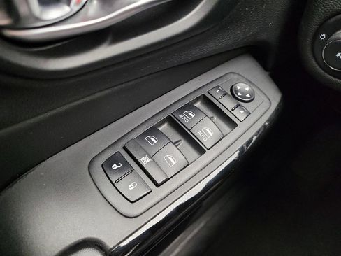 Used 2023 Jeep Cherokee Altitude Lux AWD/4WD image 27