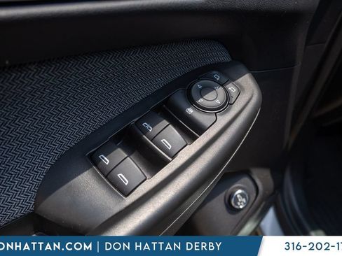 Used 2024 Chevrolet TrailBlazer LT w/ Convenience Package FWD image 17