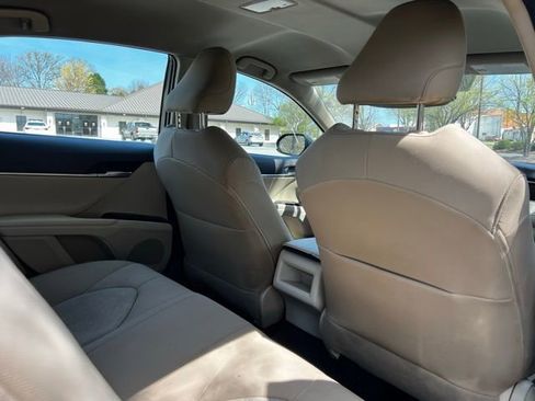 Used 2020 Toyota Camry LE image 18