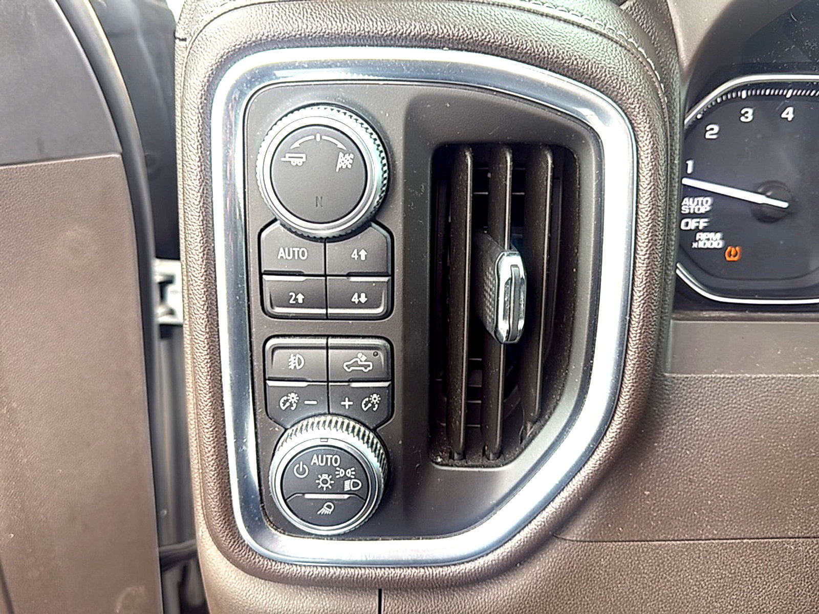 Used 2019 GMC Sierra 1500 SLT AWD/4WD image 7
