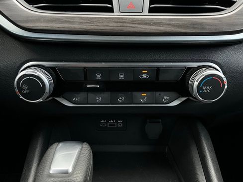 Used 2025 Nissan Altima 2.5 SV image 27