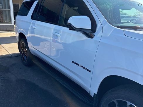 Used 2024 Chevrolet Suburban RST w/ Luxury Package image 6