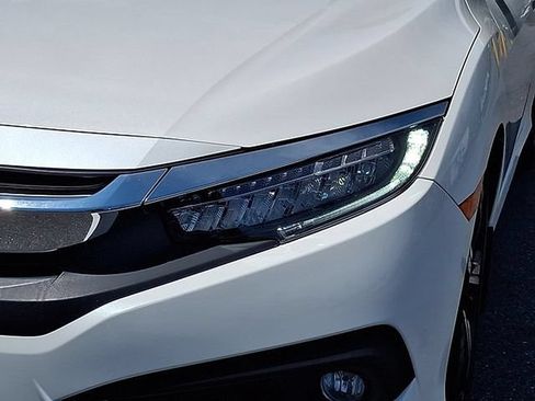 Used 2017 Honda Civic Touring image 9