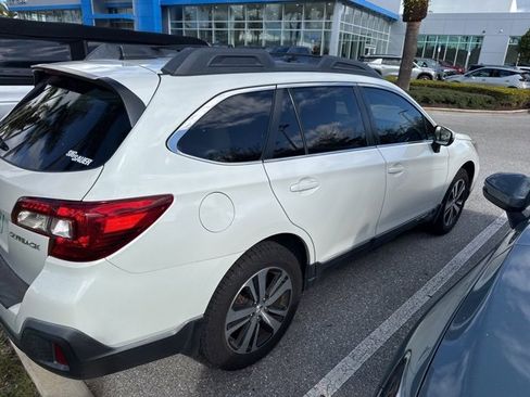 Used 2018 Subaru Outback 2.5i Limited image 3