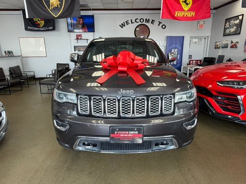 Used 2020 Jeep Grand Cherokee Overland AWD/4WD image 5