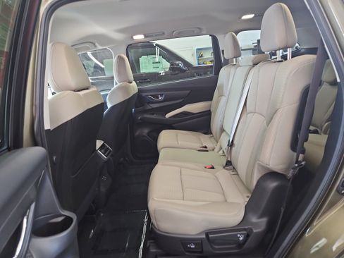 Used 2025 Subaru Ascent Premium AWD/4WD image 12
