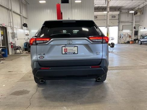 Used 2025 Toyota RAV4 XLE AWD/4WD image 5