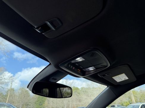 Used 2023 Chevrolet Traverse LS image 29