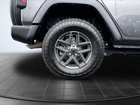 Used 2024 Jeep Wrangler Unlimited Sport AWD/4WD image 35