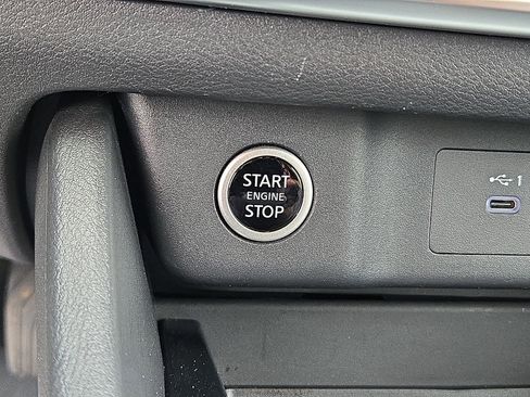 Used 2023 Nissan Rogue SV AWD/4WD image 23