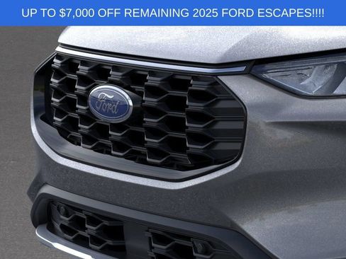 New 2025 Ford Escape ST-Line w/ Tech Pack #1 AWD/4WD image 17
