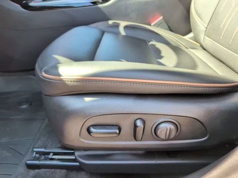 Certified 2024 Buick Envista Sport Touring FWD image 15