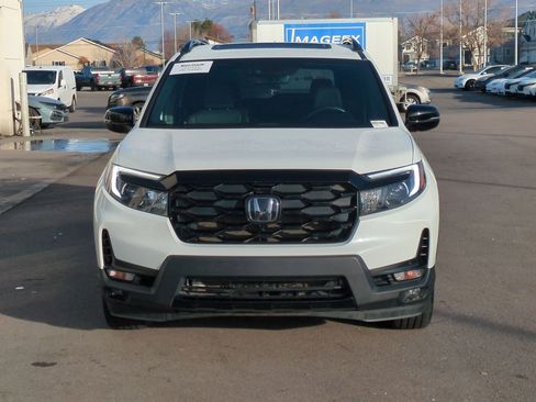Used 2022 Honda Passport Elite image 11