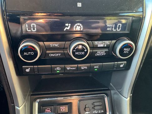 Used 2019 Subaru Ascent Premium AWD/4WD image 31