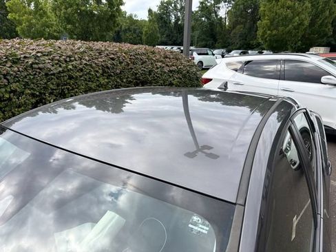 Used 2017 Toyota Prius Three FWD image 5