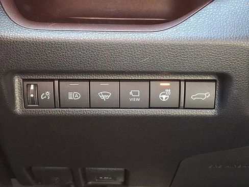 Used 2021 Toyota RAV4 Limited image 17