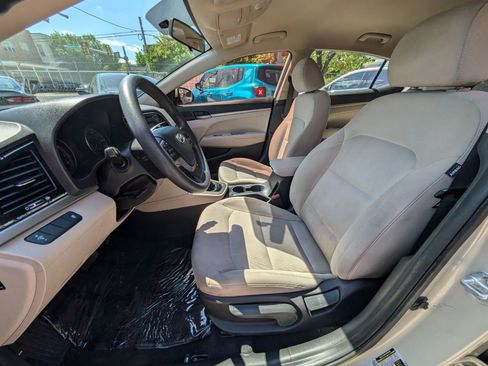Used 2017 Hyundai Elantra SE FWD image 15