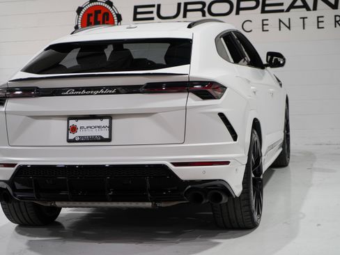 Used 2021 Lamborghini Urus AWD/4WD image 38