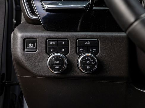 Used 2024 GMC Sierra 1500 Elevation image 22