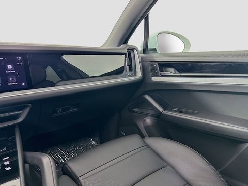 New 2024 Porsche Cayenne image 26