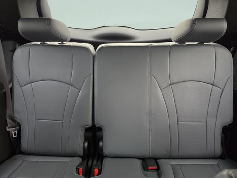 Used 2023 Buick Enclave Essence FWD image 22