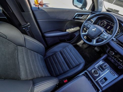 New 2025 Mitsubishi Outlander SE AWD/4WD image 36