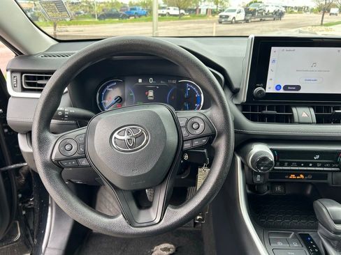 Used 2025 Toyota RAV4 LE AWD/4WD image 21