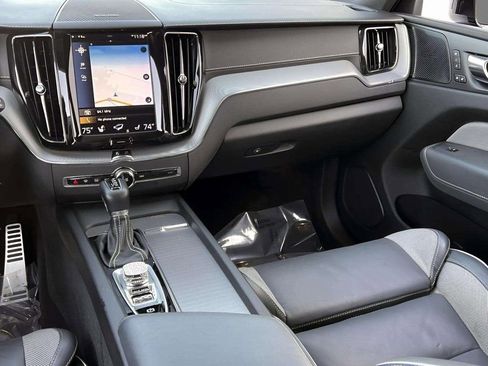 Used 2020 Volvo XC60 T5 R-Design w/ Protection Package Premier image 25