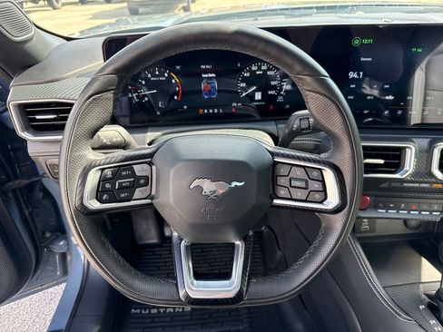 Used 2025 Ford Mustang Premium image 14