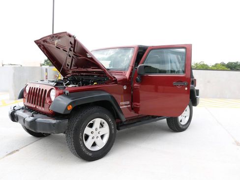 Used 2010 Jeep Wrangler Rubicon w/ PWR Convenience Group AWD/4WD image 99