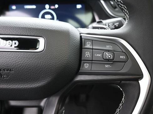 New 2025 Jeep Grand Cherokee Laredo X image 2