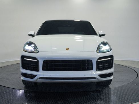 Used 2021 Porsche Cayenne GTS AWD/4WD image 2