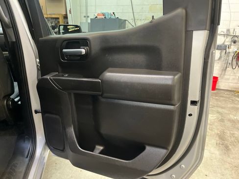 Used 2022 Chevrolet Silverado 1500 Custom AWD/4WD image 27
