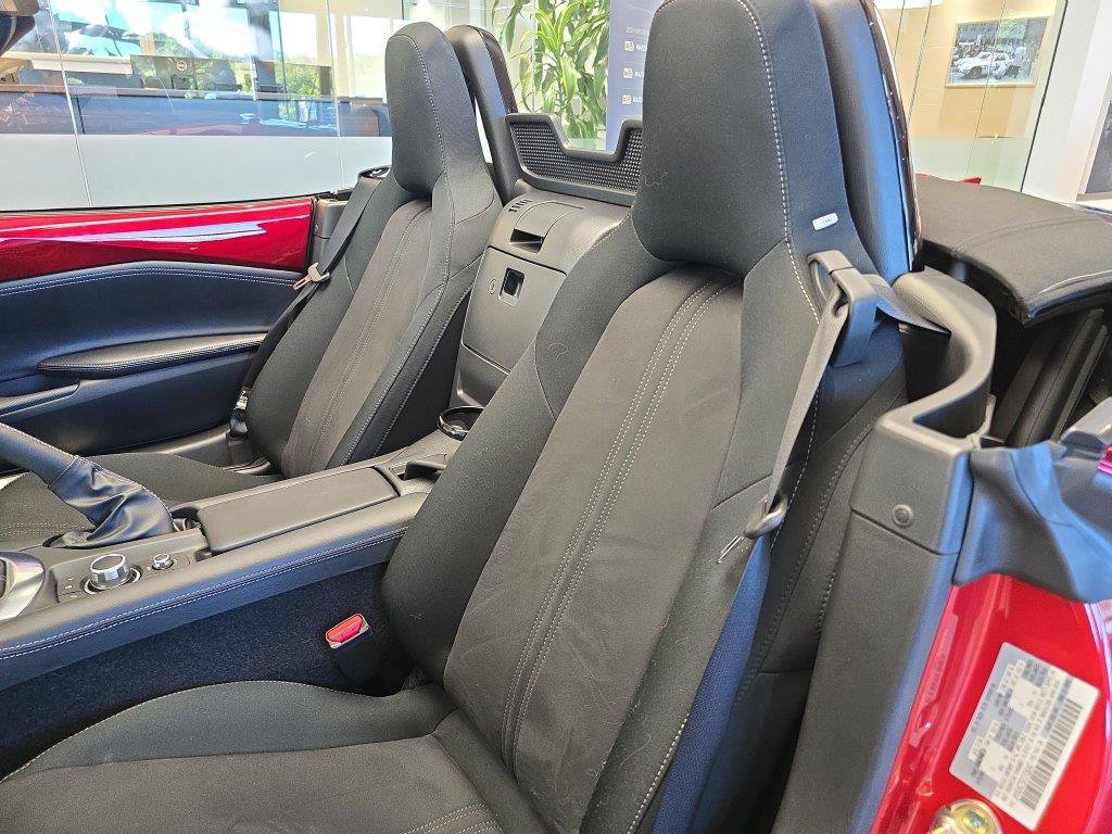 New 2026 MAZDA MX-5 Miata Club w/ Interior Package RWD image 13