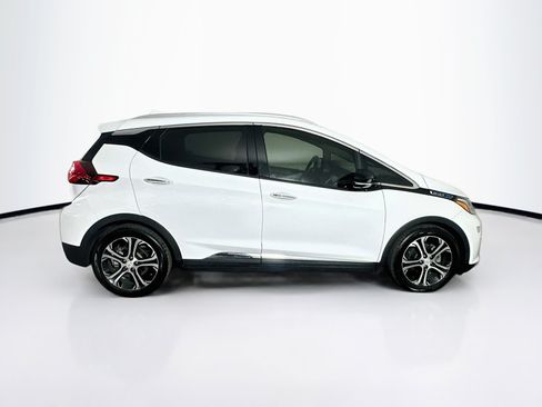 Used 2019 Chevrolet Bolt Premier w/ Infotainment Package FWD image 10