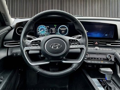 Used 2021 Hyundai Elantra Limited image 5