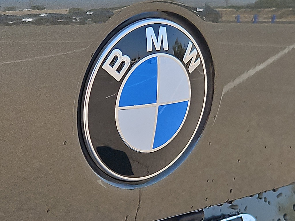 Used 2022 BMW X5 xDrive40i w/ Premium Package AWD/4WD image 11