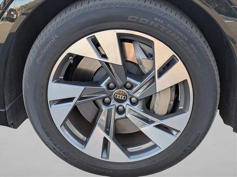 Used 2023 Audi e-tron Premium w/ Convenience Plus Package image 10