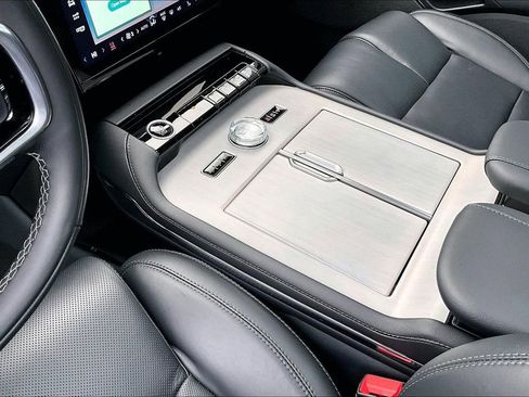 Used 2025 Lincoln Navigator L Reserve w/ Jet Appearance Package image 17