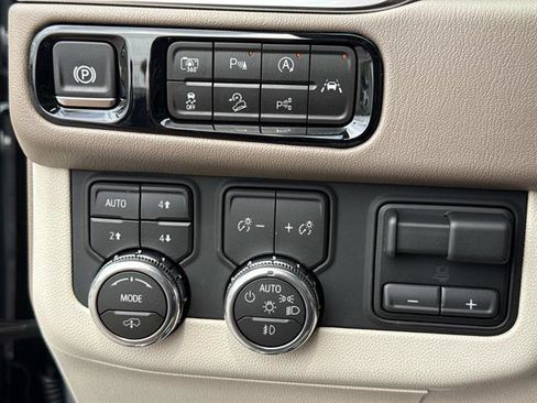 New 2026 GMC Yukon XL Denali w/ Denali Reserve Package AWD/4WD image 31