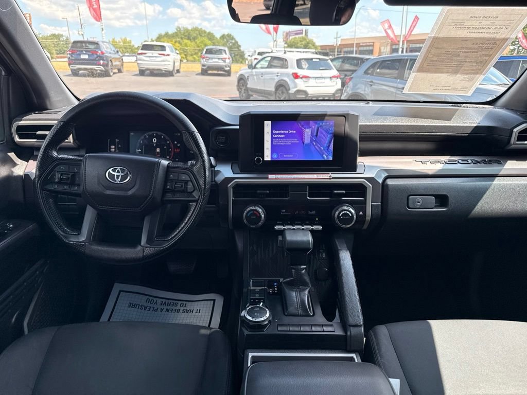 Used 2025 Toyota Tacoma SR5 AWD/4WD image 34