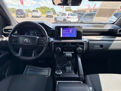 Used 2025 Toyota Tacoma SR5 AWD/4WD image 34