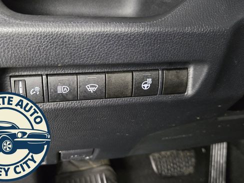 Used 2020 Toyota RAV4 XLE image 19