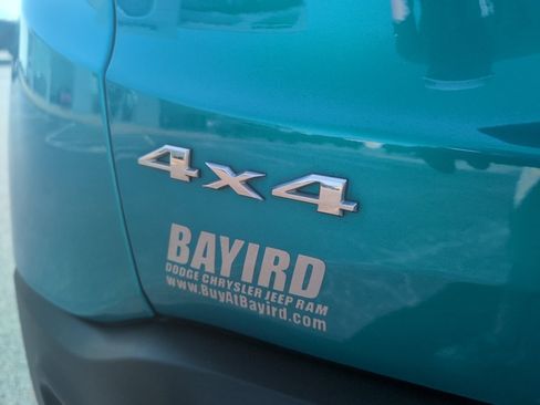 Used 2021 Jeep Renegade Latitude AWD/4WD image 14