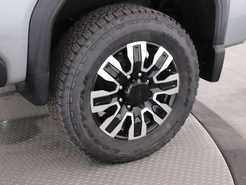 Used 2024 GMC Sierra 2500 Denali Ultimate AWD/4WD image 14