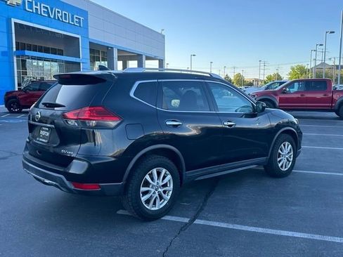 Used 2017 Nissan Rogue SV AWD/4WD image 25
