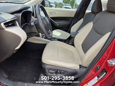 Used 2024 Toyota Corolla Cross XLE w/ Convenience Package FWD image 10