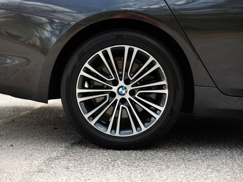 Used 2019 BMW 530i xDrive w/ Convenience Package AWD/4WD image 38